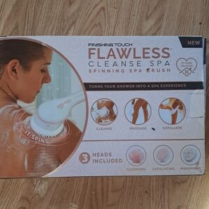 Finishing Touch Flawless Cleanse Spa Spinning Brush - White